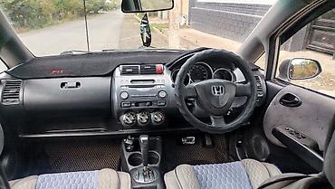 Honda: Honda Fit: 2002 г., 1.3 л, Вариатор, Бензин, Хэтчбэк — 10