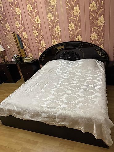 divar skaflari: İşlənmiş, 6 qapı, Güzgülü, Qəhvəyi, Açılan, Düz dolab — 8