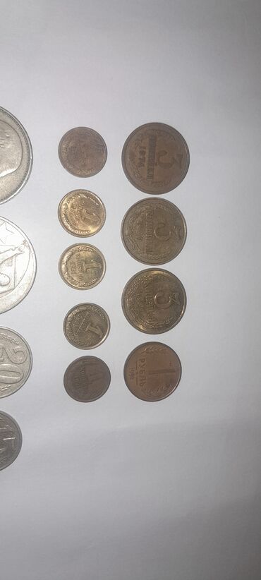 Монеты: Подборка монет СССР Состав: - Рубли СССР разных годов: видны 1 рубль — 9