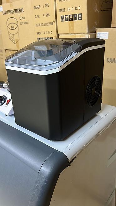 Buz aparatları: Kompakt Buz Hazırlayan Aparat (Countertop Ice Maker) - Rəng: Qara, ağ — 3