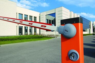 Шлагбаумы: Дистанционное управление, Другой бренд, Новый, Платная установка — 2