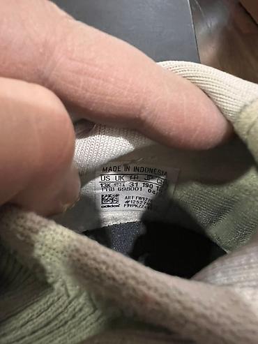 коллекционные карточки: Детские футбольные бутсы adidas Predator (арт. FW9220) оригинал,Б/У — 2