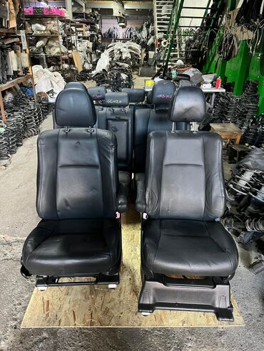 Сиденья: Комплект сидений, Кожа, Toyota 2009 г., Б/у, Оригинал, Япония at lalafo.kg — 3 Сиденья: Комплект сидений, Кожа, Toyota 2009 г., Б/у, Оригинал, Япония — 3