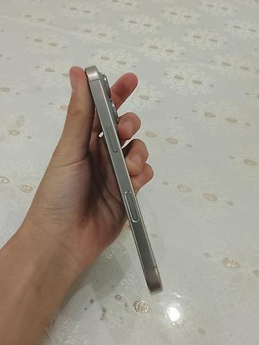 Apple iPhone: IPhone 16 Pro, Б/у, 256 ГБ, Серебристый, 89 % — 4