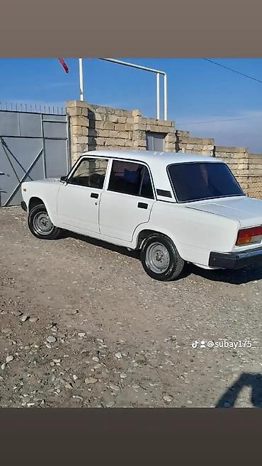 lada diskləri: LADA 2107, ağ rəng, sedan gövdə. - Yanacaq: benzin - Sürətlər qutusu — 1