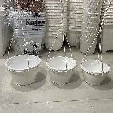 Bitkilər üçün dibçəklər: Dibcek Asqılı – plastik, ağ rəng - İstifadə: balkon, terras, eyvan — 1