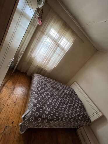 Uzunmüddətli kirayə mənzillər: Xətai rayonu Ag şəhərdə yerləşən ümumi sahəsi 120 kv,m olan,3 otaqlı — 3