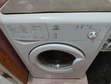 стиральная машина с прямым приводом: Стиральная машина Indesit, Б/у, Автомат, До 5 кг