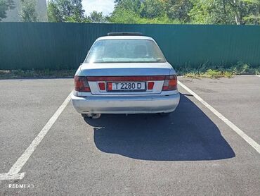 меняю участок на авто: Hyundai Lantra: 1992 г., 1.5 л, Механика, Бензин, Седан