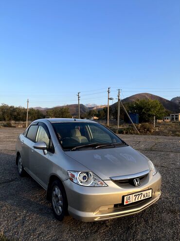 Honda: Honda Fit Aria: 2003 г., 1.5 л, Вариатор, Бензин, Седан
