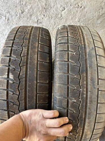чехол для машины цена: Пара автомобильных шин 185/70 R14 88H. Характеристики: - Тип: зимние