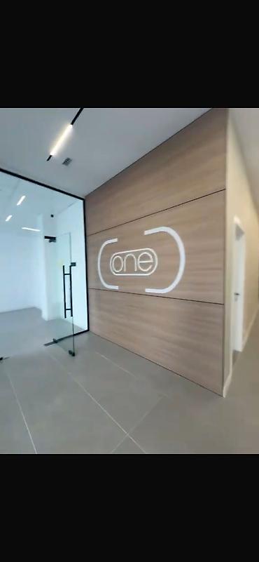 royal center: Бутик, 26 м², С ремонтом — 3