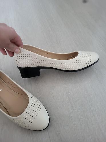 Basanoşka və səndəllər: Ölçü: 39, Yeni — 6