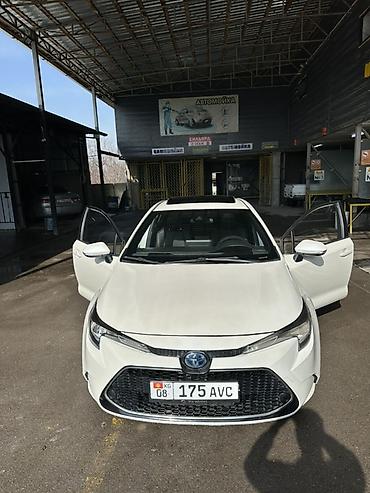 Toyota: Toyota Corolla: 2019 г., Вариатор, Гибрид, Седан — 16