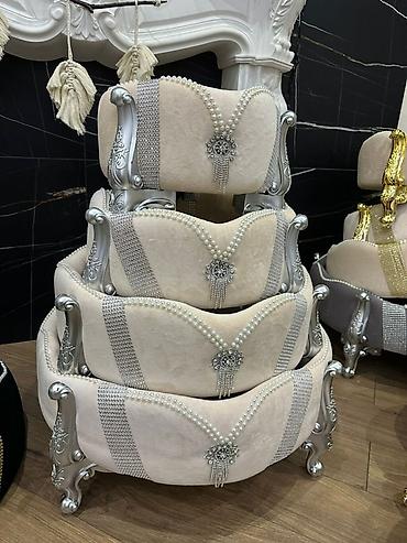 Пуфики: Севеты на тои - Обивка: светлая, бархатистая ткань с кантом по верху — 4