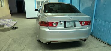 меняю дом на авто: Серебристый седан Honda Accord - универсальный автомобиль с