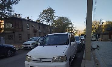 var: Nissan Cube: 2000 г., 1.3 л, Вариатор — 1