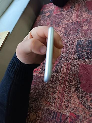 Apple iPhone: IPhone 8 Plus, 64 GB, Gümüşü, Barmaq izi — 5