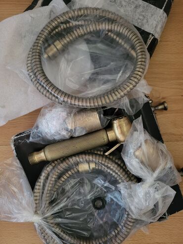 Duş üçün kranlar: Salam temiz buronza heresinen 2 desdi cox baha almlṣam tek tek — 18