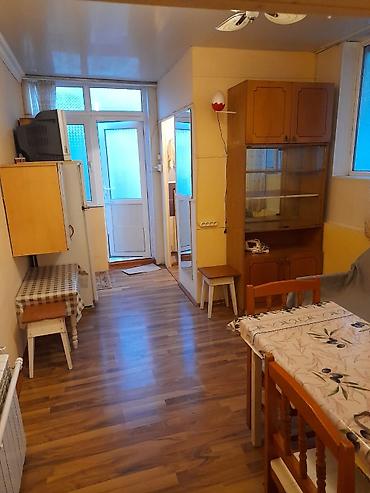 nesimi rayonu: Kirayə üçün kiçik studio tipli mənzil Komunal xerc daxil. Unvan — 3