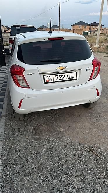 Chevrolet: Chevrolet Spark: 2016 г., 1 л, Автомат, Бензин, Хэтчбэк — 4