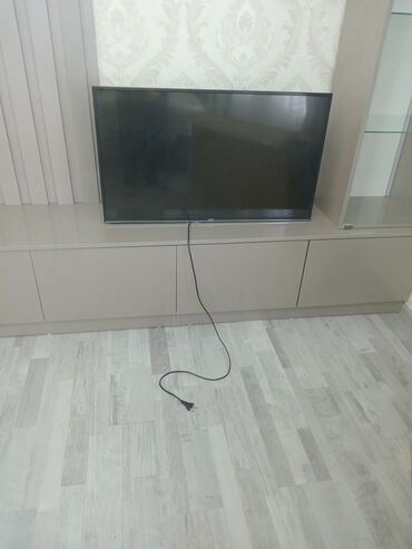 shivaki tv 109 cm qiymeti: Б/у Телевизор Artel 49" Самовывоз