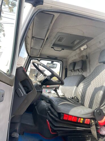 сидение на авто: Грузовик, Mercedes-Benz, Стандарт, 4 т, Б/у