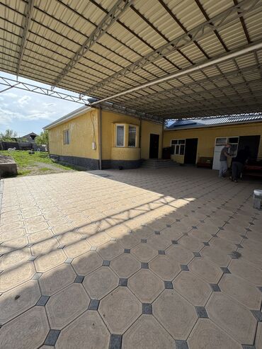 Продажа домов: Дом, 120 м², 4 комнаты, Риэлтор, Косметический ремонт