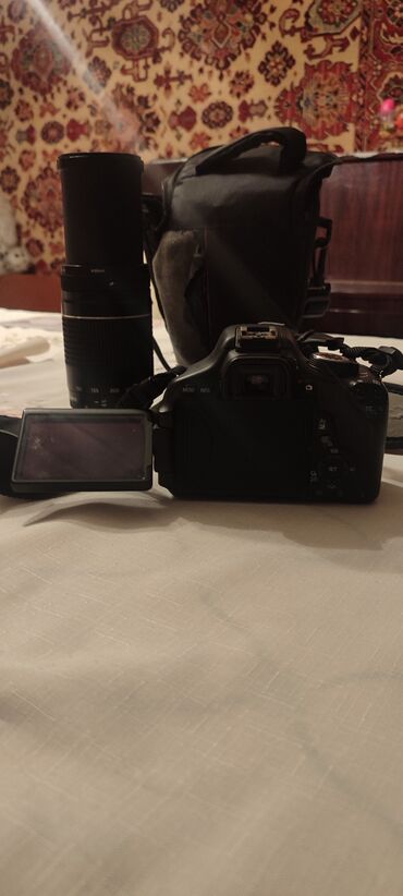 футляр для фотоаппарата canon: Canon EOS 600D DSLR fotoaparat dəsti Dəst daxilində: - Canon EOS 600D