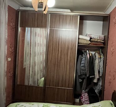 бу мебель: Əla vəziyyətdədir. Hundurluk2.50, eni 2.40