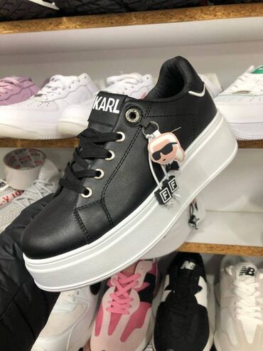 air force 1 buzz: Karl Lagerfeld patike

Novo
Brojevi 36 do 41