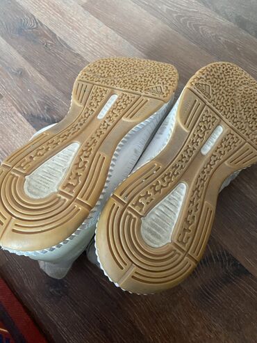 свадебные платья в бишкеке цены на прокат: Мужские кроссовки, 42, Adidas, Б/у, Платная доставка at lalafo.kg свадебные платья в бишкеке цены на прокат: Мужские кроссовки, 42, Adidas, Б/у, Платная доставка
