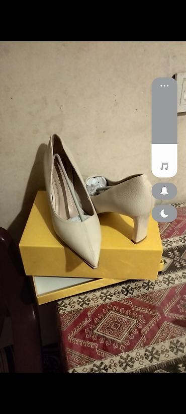 Tuflilər: Tuflilər, Ölçü: 39, rəng - Bej, İşlənmiş — 1