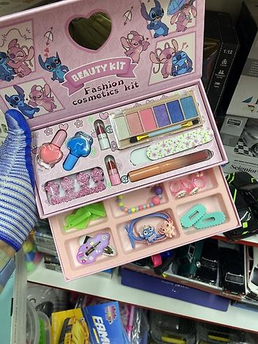 real techniques: Детский набор косметики и аксессуаров Beauty Kit в подарочной коробке — 2