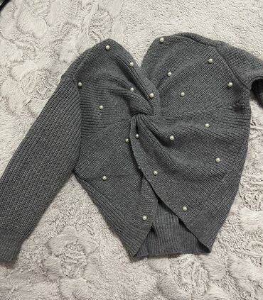 женские свитера с кружевом: Женский свитер S (EU 36), цвет - Серый