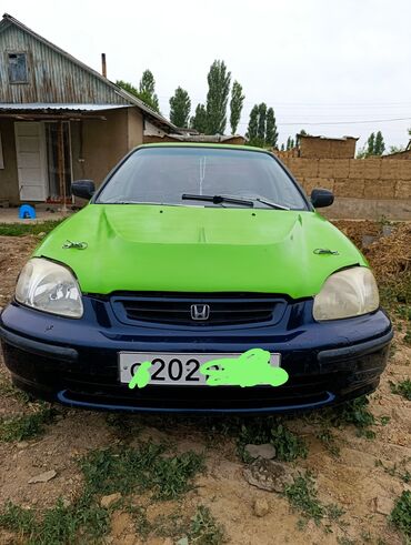 автомобиль хундай: Honda Civic: 1997 г., 1.5 л, Механика, Бензин, Седан