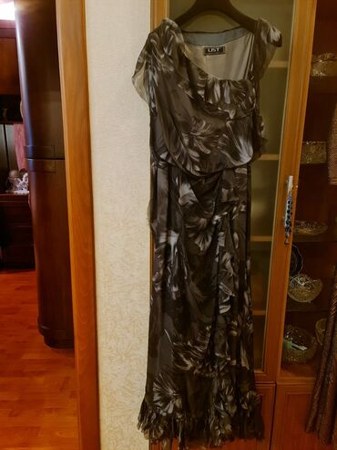 elfa boutique instagram: Ziyafət libası L ölçüsündə List Boutique 700 AZN-ə alınıb. 1 dəfə