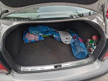 bora: Volkswagen Bora: 1.6 l | 1999 il Sedan — 8