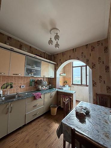 Продажа квартир: 3 комнаты, 60 м², Пишпек 105 серия, 7 этаж, Старый ремонт — 1