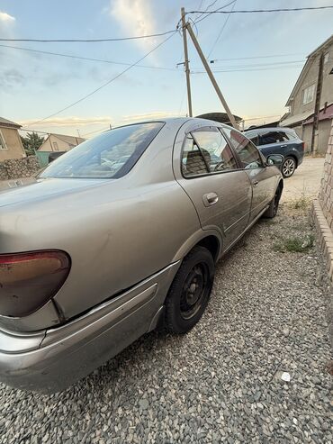 tayota runx: Nissan Bluebird: 2002 г., 1.5 л, Автоматтык, Бензин, Седан