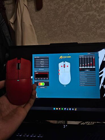 Mauslar: ATTACK SHARK X11 Oyun siçanı və şarj bazası - Çox az işlənilib - 1000 — 4