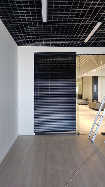 Жалюзи и рольшторы: Горизонтальные жалюзи на окна - Тип: классические горизонтальные — 9