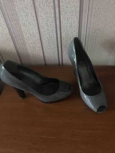 женская обувь: Туфли