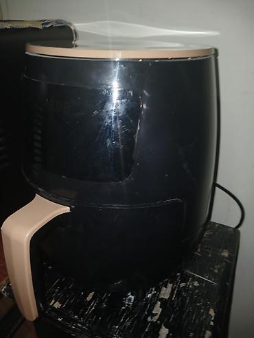 Hava fritürü (air fryer) - Rəng: qara, qızılı-bej detallarla - Ön