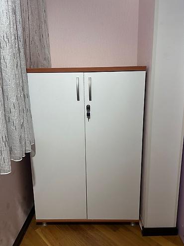 Digər dolablar: İki qapılı, açarlı kompakt şkaf - Material: laminat/LDSP səth, ağ — 2