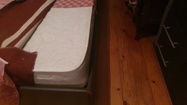 balaca skaf: Двуспальная кровать, Трюмо, 2 тумбы, Б/у