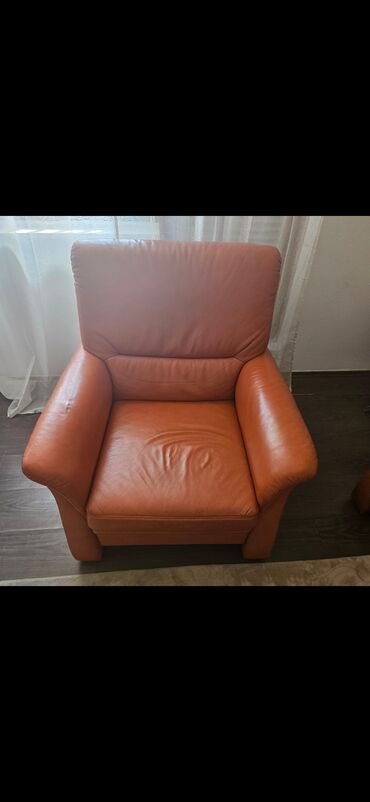 sofa na razvlačenje: Na prodaju dvosed,trosed i fotelja.Trosed se razvlaci
