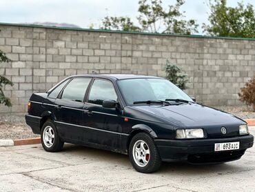 автомобиль мерс: Volkswagen Passat: 1994 г., 1.8 л, Механика, Газ, Седан