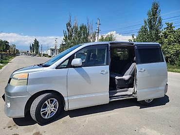 Унаа: Toyota Voxy: 2003 г., 2 л, Автомат, Бензин, Вэн/Минивэн — 5