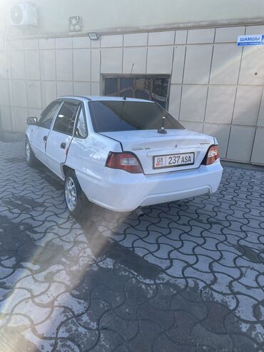 Daewoo: Daewoo Nexia: 2011 г., 1.6 л, Механика, Бензин, Седан